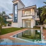 Aristo Villa By 29Bungaow