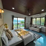 Luxurious Infinity Pool Villa Overlooking Pawna Lake Best For Parties And Events