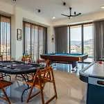 Stayvista At Seraphine With Home Theatre, Jacuzzi & Pvt Pool