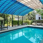 Mehta Mansion By Stayvista - A Villa With A Swimming Pool And Pool Table