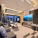 Emerald Bliss With Heated Pool & Outdoor Theatre