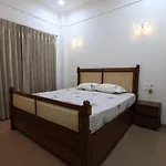 Twilight Stays Ll Grand 4Bhk Lawn Ll Cook Available