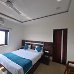 Hill View Hotel By Bil