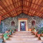 Cosy Homestay By Stayvista - A Tranquil Retreat On Cloud 9