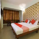 Oyo 11967 Hotel Clarissa