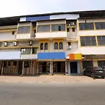 Oyo 11967 Hotel Clarissa