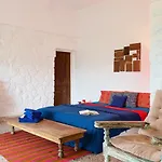 Bungalow 89 By Stayvista - A Hill-View Villa Adorned With Eclectic Interiors For A Truly Unique & Captivating Stay