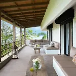 Bungalow 89 By Stayvista - A Hill-View Villa Adorned With Eclectic Interiors For A Truly Unique & Captivating Stay