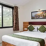 Treebo Deluxe Resort