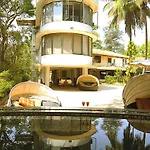 The Boulevard By Stayvista - A City-Center Villa Boasting A Private Plunge Pool, Jacuzzi & A Revitalizing Rain Shower