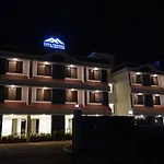 Casa Fedora Holiday Home