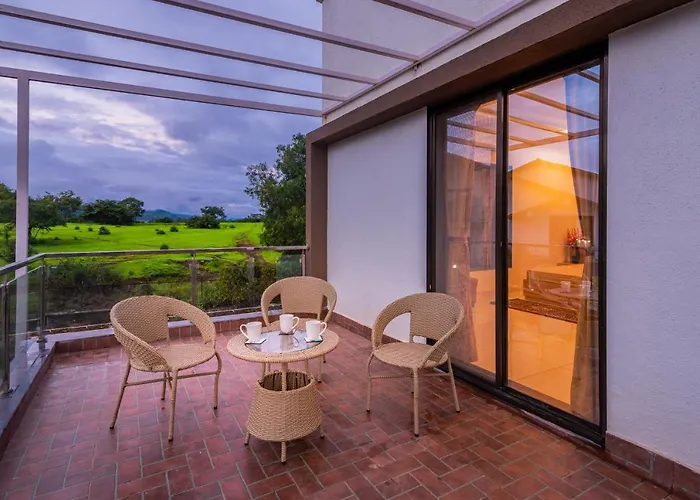 Saffronstays Aster, Plunge Pool Villa With Garden, Lonavala
