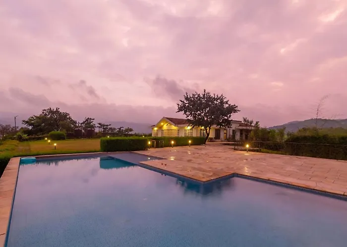 Stayvista\'S Shivom Villa 12 - A Serene Escape With Views Of The Valley And Lake