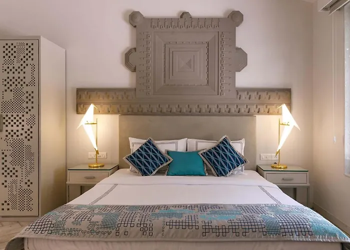 Stayvista\'S Le Sutra Great Escapes - 5Br - Geometrica - Artistic Rooms, Mountain View, Pool, And Gazebo Retreat