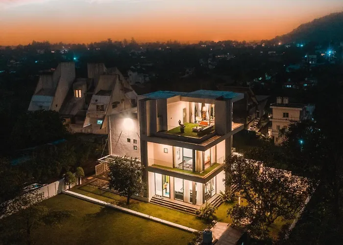 Ama Stays & Trails - Villa Seven, Lonavala