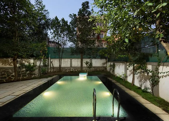 Leafy Luxe 4Bhk Villa By Mysastays