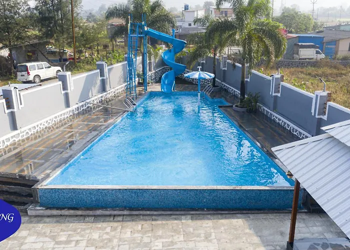 Royal Twin Lonavla - 12Bhk Luxury Villa With Turf