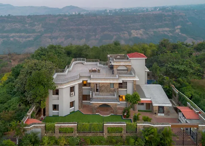 Stayvista At Seraphim Peak With Pool & Views