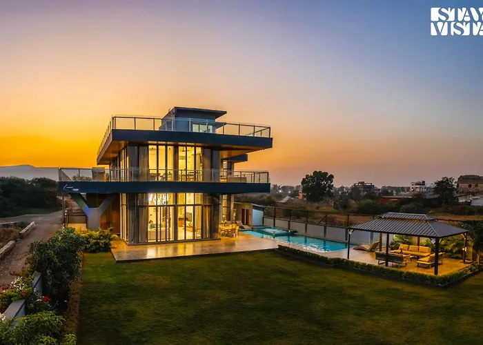 Stayvista At Seraphine With Home Theatre, Jacuzzi & Pvt Pool