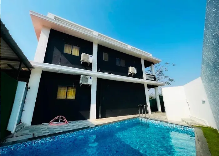 Ll Empyrean Stays Ll 6Bhk Ac Black Bunglow Ll