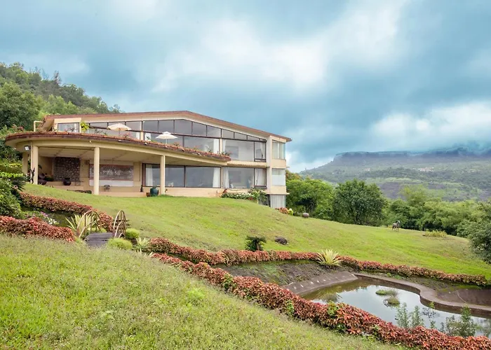 Stayvista\'S Glass House - Villa With Scenic Lawn And Mountain Views