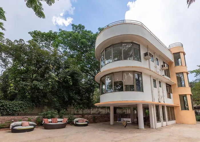 The Boulevard By Stayvista - A City-Center Villa Boasting A Private Plunge Pool, Jacuzzi & A Revitalizing Rain Shower