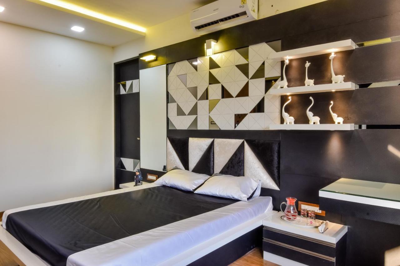Lifeline Villas- Taraangan 4-0 Villa Lonavala