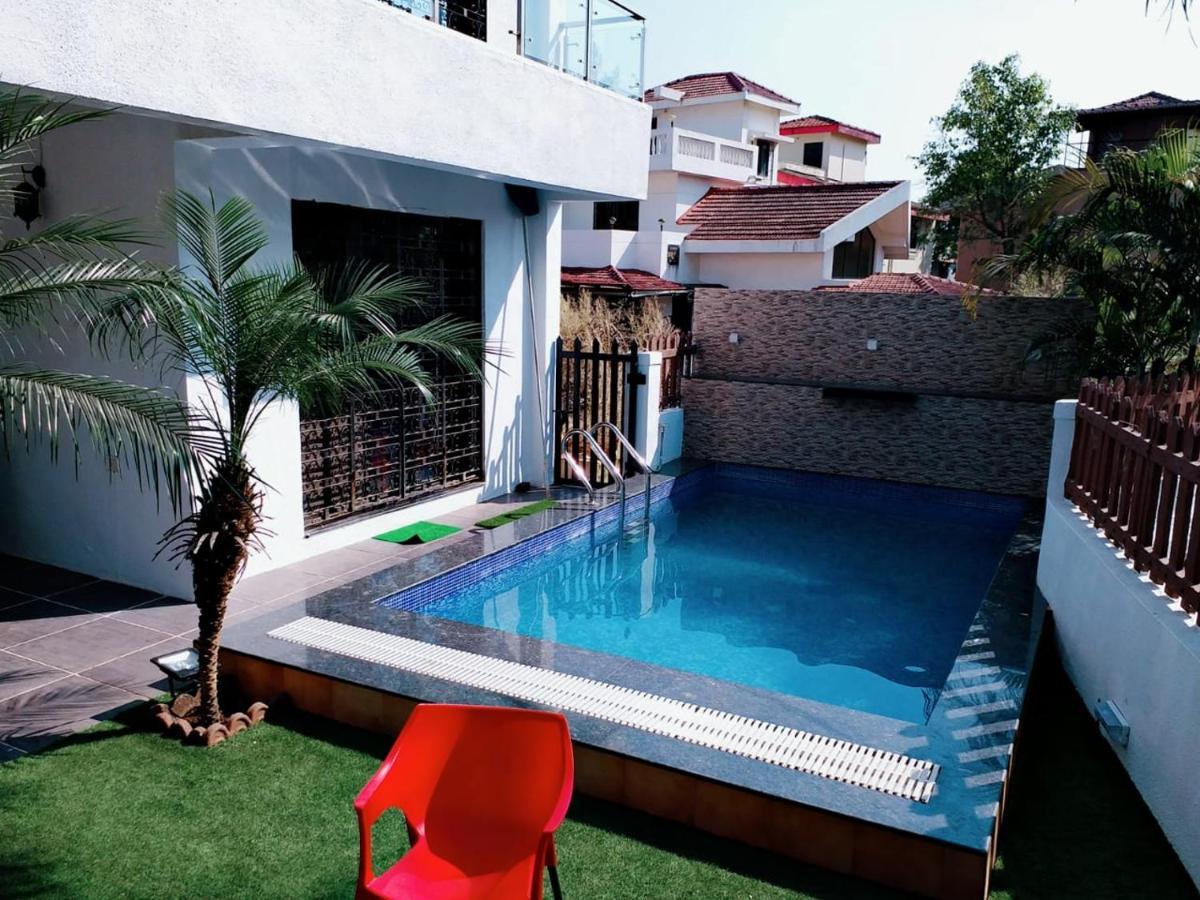 White Lonavala