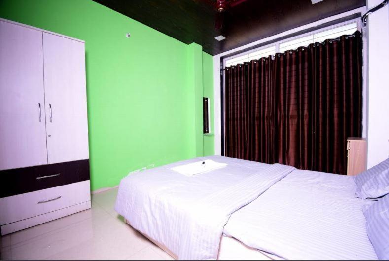 Paras 4bhk Villa