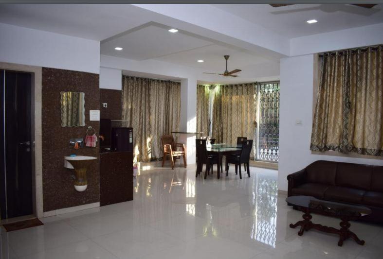 Kohinoor 3bhk *