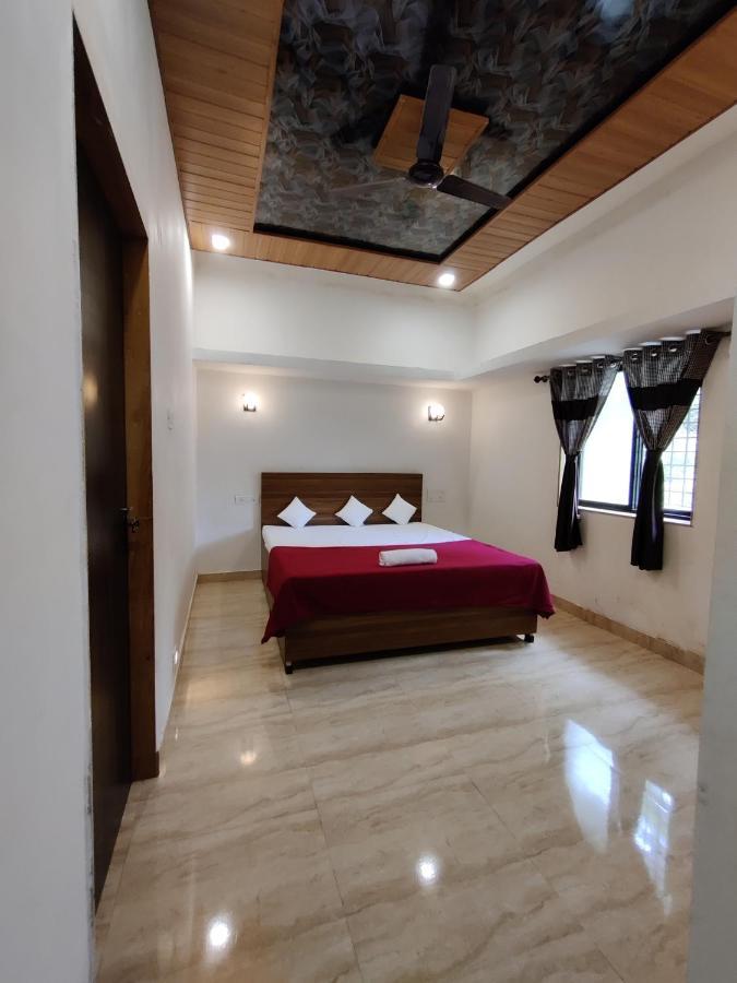 Lifeline Villas - Taraangan 2-0 Mountain Gem Villa Lonavala