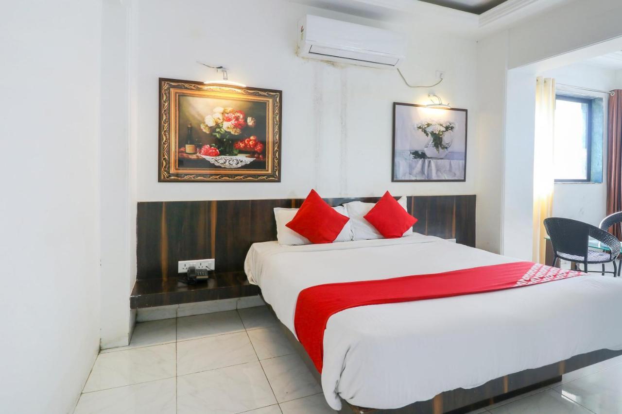 Oyo 24161 Centre Point 3*