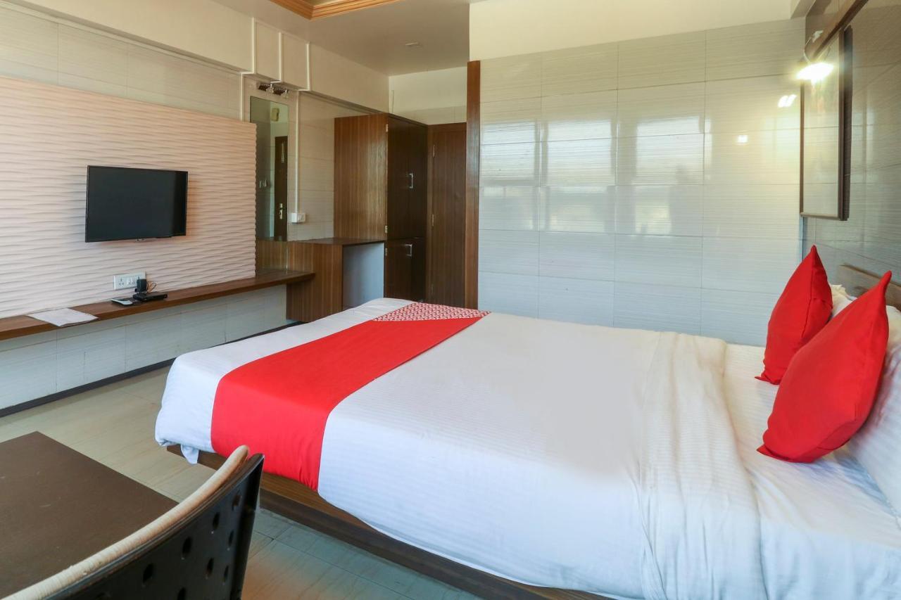 Hotel Oyo 24161 Centre Point