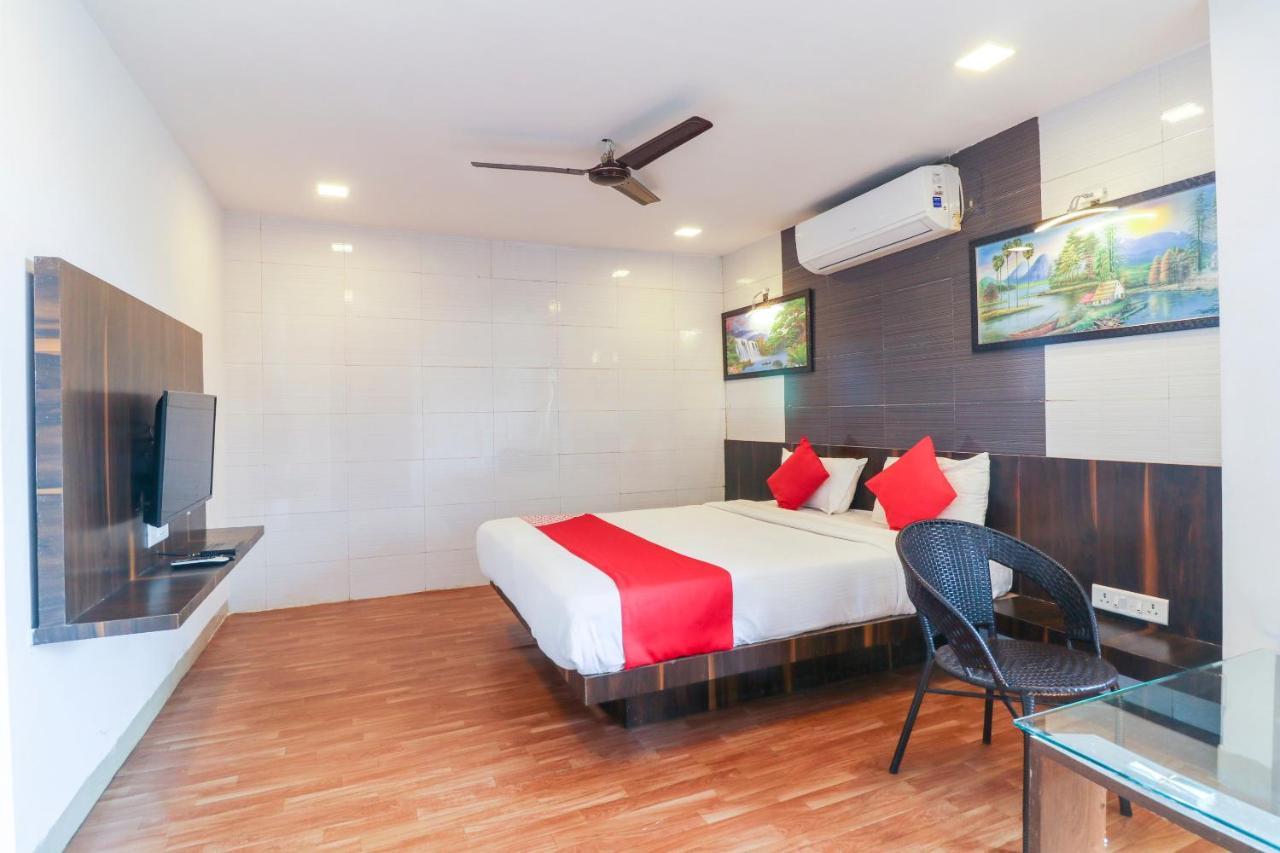 Oyo 24161 Centre Point 3* Lonavala