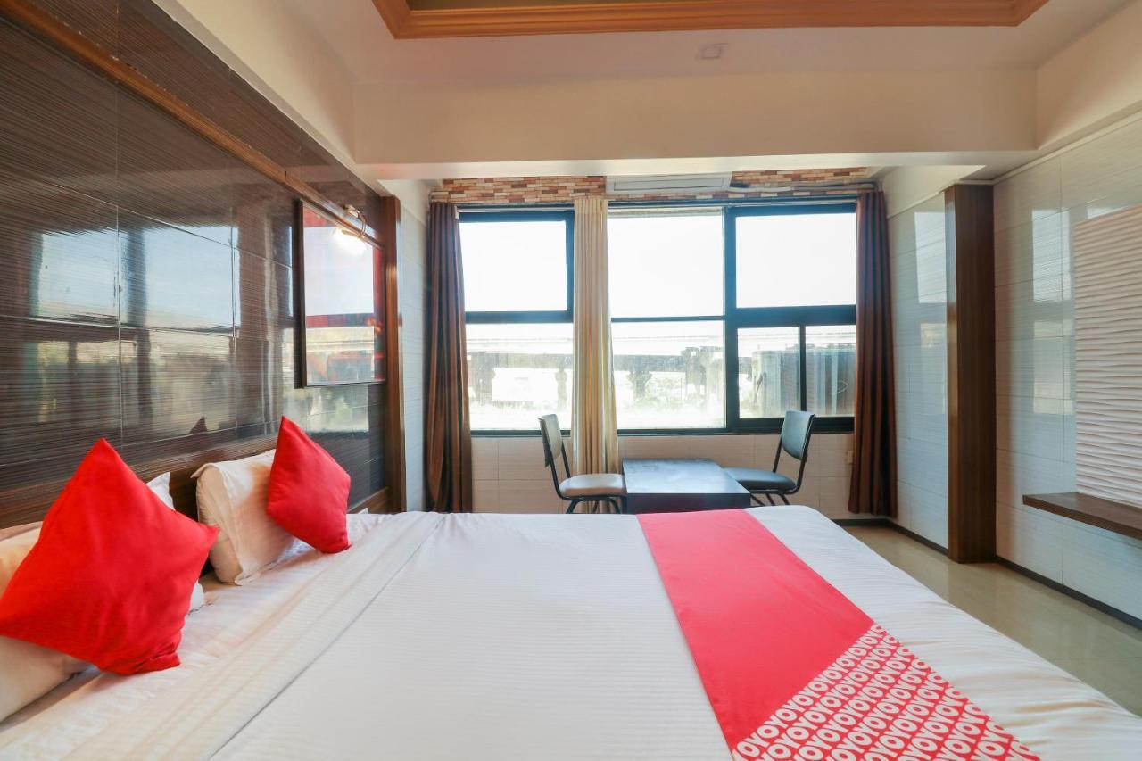 Hotel Oyo 24161 Centre Point 3*