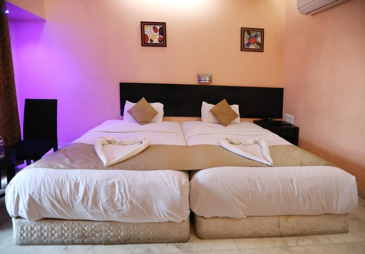 Aristro Hotel