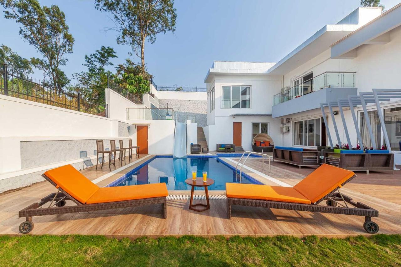 Stayvista's White Pebbles - A With Theater & Swimming Pool Villa Lonavala