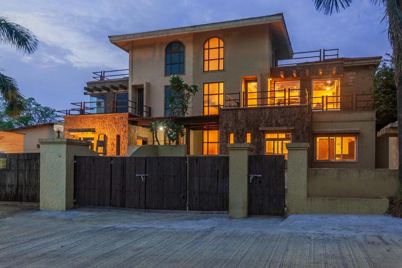 Stayvista's The Happy Hive - Cozy And A Pool For A Delightful Villa Lonavala