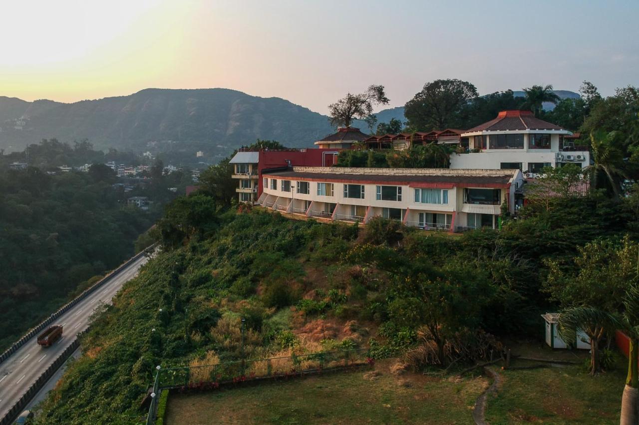 The Dukes Retreat Khandala Resort 5*