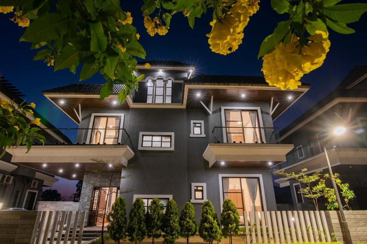 Stayvista's Hillside Cove - Mountain-view With Plunge Pool & Kids Zone