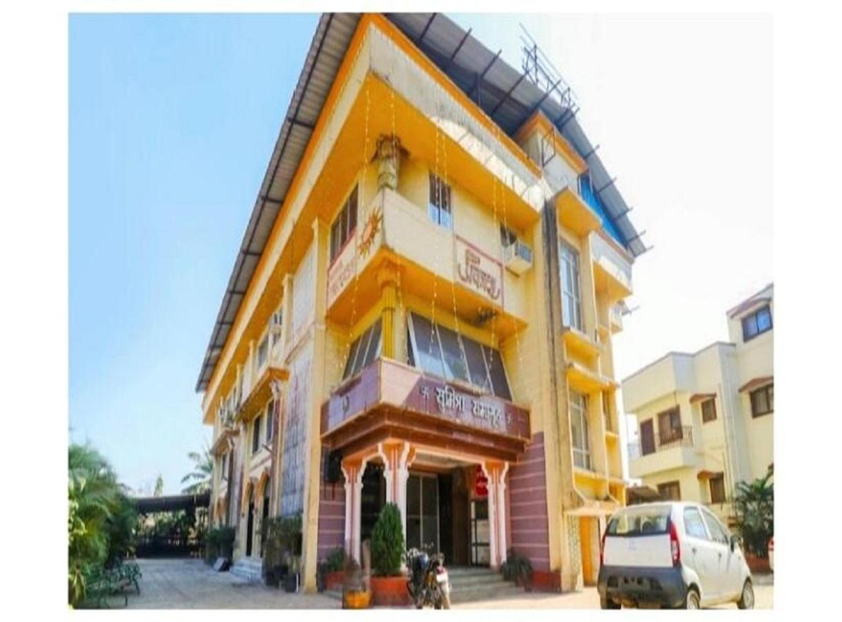 Sumitra Palace