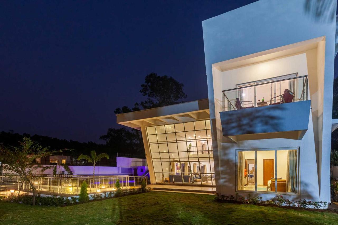Stayvista's White Pebbles - A With Theater & Swimming Pool Villa