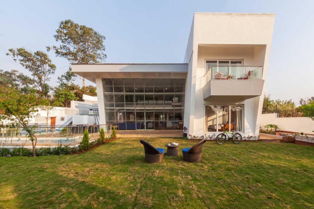 Stayvista's White Pebbles - A With Theater & Swimming Pool *