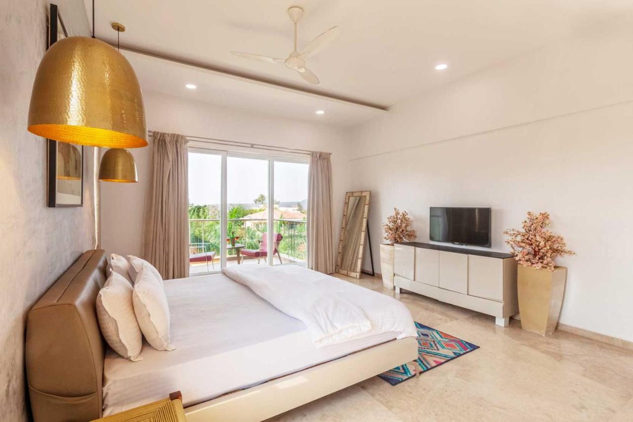 Stayvista's White Pebbles - A With Theater & Swimming Pool Villa