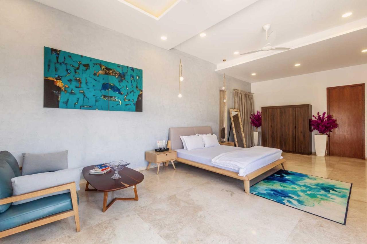 Villa Stayvista's White Pebbles - A With Theater & Swimming Pool Lonavala