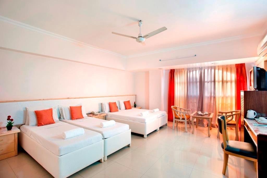 Ryewood Hotel 3*