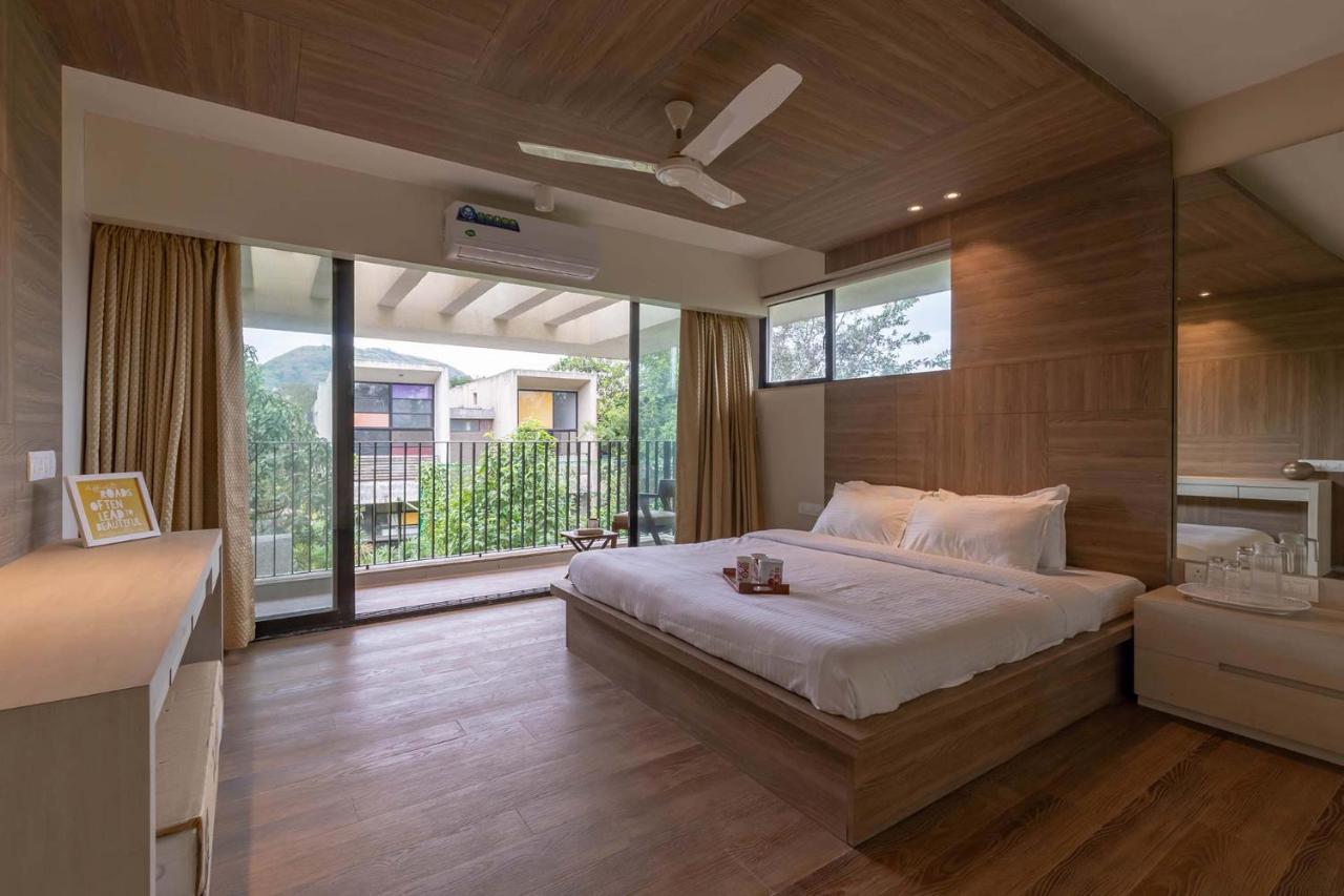 Villa Foresta By Stayvista With Modern Decor, Swimming Pool & Expansive Lawn For A Perfect Escape *