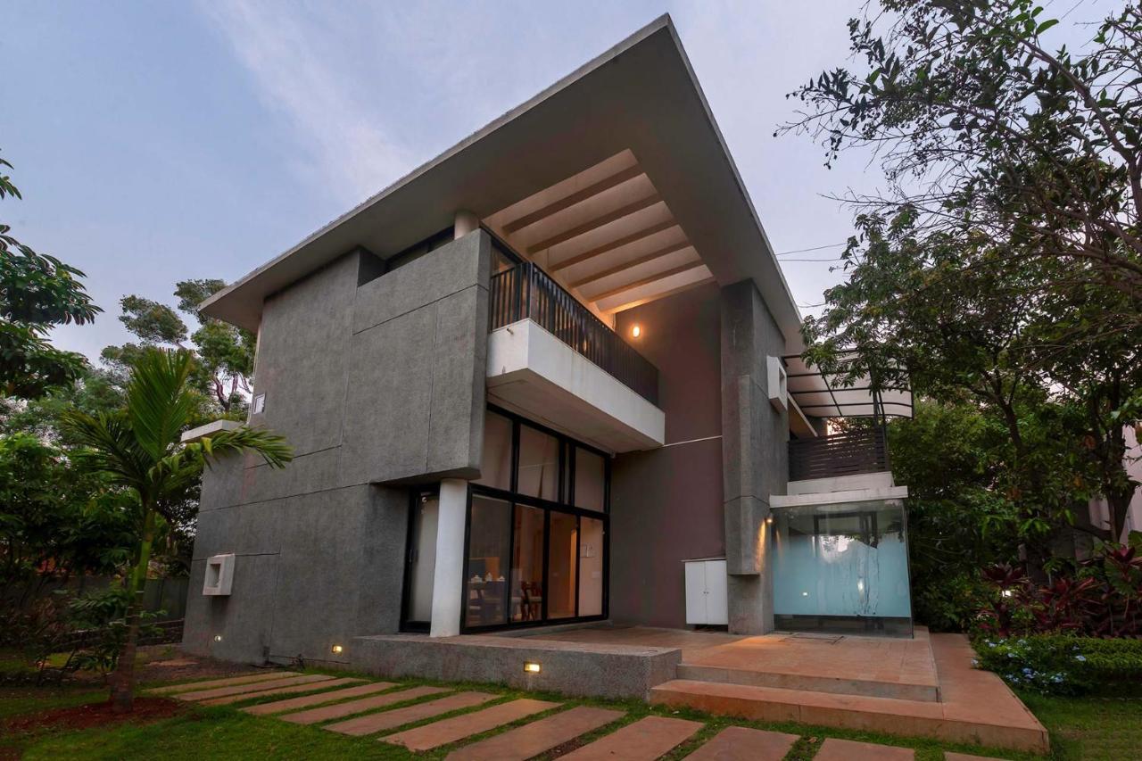 Foresta By Stayvista With Modern Decor, Swimming Pool & Expansive Lawn For A Perfect Escape