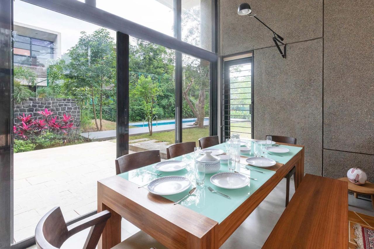 Foresta By Stayvista With Modern Decor, Swimming Pool & Expansive Lawn For A Perfect Escape Villa *