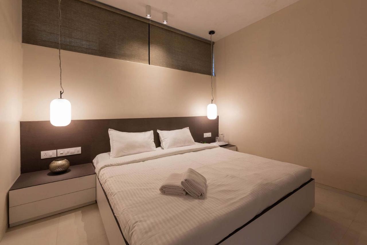 Foresta By Stayvista With Modern Decor, Swimming Pool & Expansive Lawn For A Perfect Escape Villa *